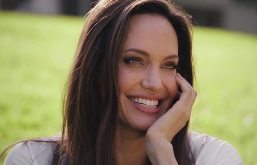 Angelina Jolie Height, Weight, Body Measurements, Eye Color, Hair Color
