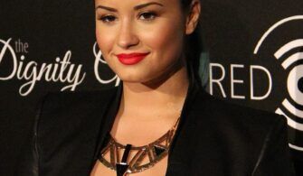 Demi Lovato Height, Weight, Body Measurements, Eye Color, Hair Color