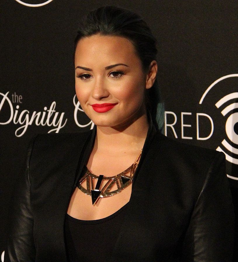 Demi Lovato Height, Weight, Body Measurements, Eye Color, Hair Color