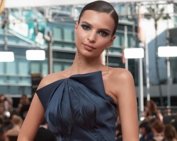 Emily Ratajkowski Height, Weight, Body Measurements, Eye Color