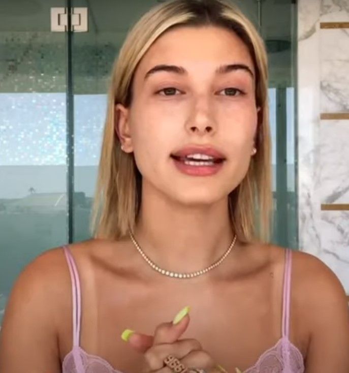 Hailey Baldwin Bieber Height, Weight, Measurements, Eye Color