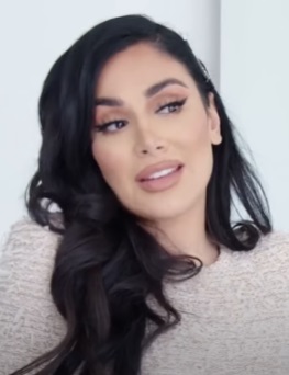 Huda Kattan Height, Weight, Body Measurements, Eye Color, Hair Color