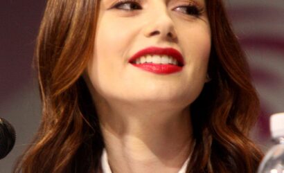 Lily_Collins_by_Gage_Skidmore,_2013