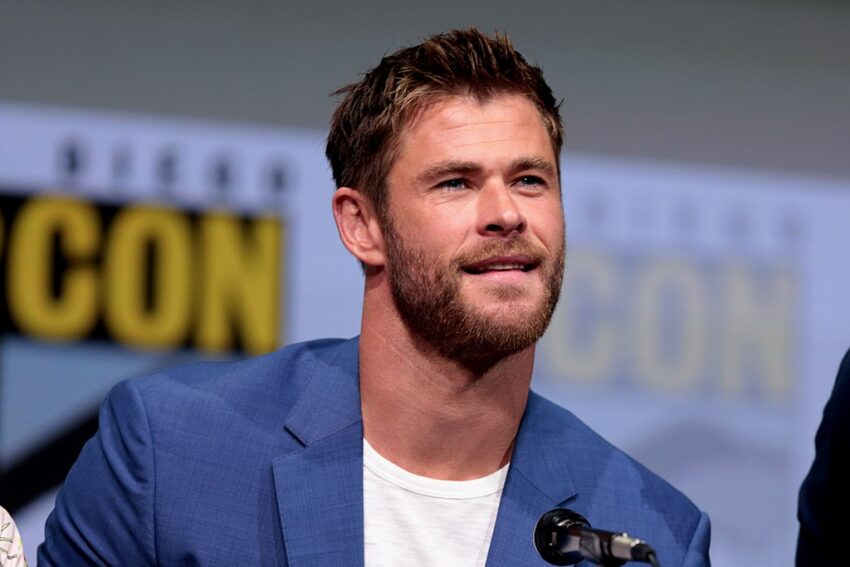 Chris Hemsworth Height, Weight, Measurements, Eye Color, Biography