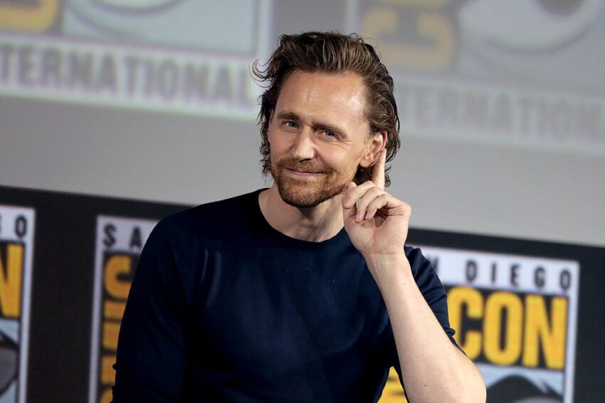 Tom Hiddleston Height, Weight Measurements, Eye Color, Biography