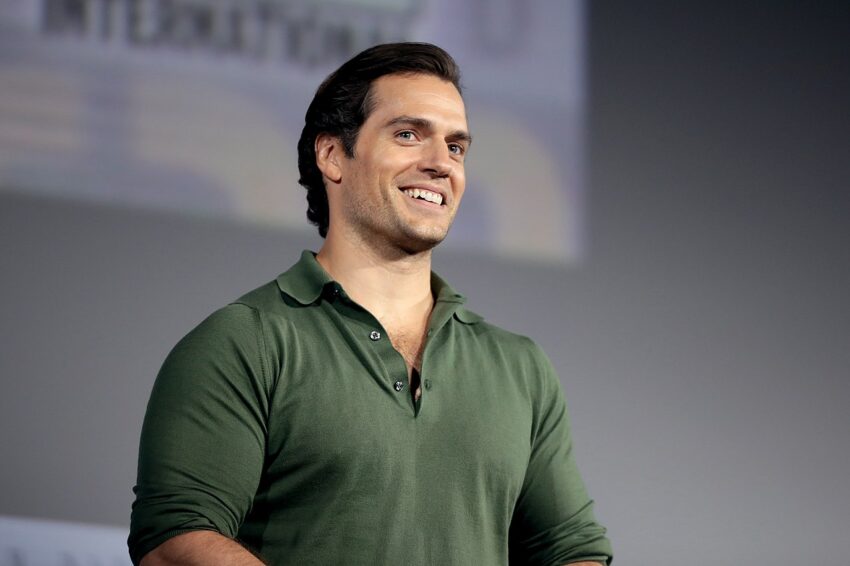 Henry Cavill Height, Weight, Body Measurements, Eye Color, Biography