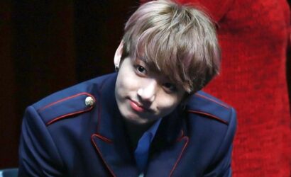 1024px-Jungkook_at_a_fansigning_in_Hongdae,_26_February_2017_01