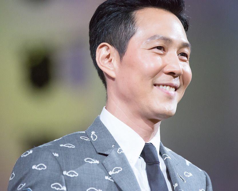 Lee Jung-jae Height, Weight, Measurements, Eye Color, Biography
