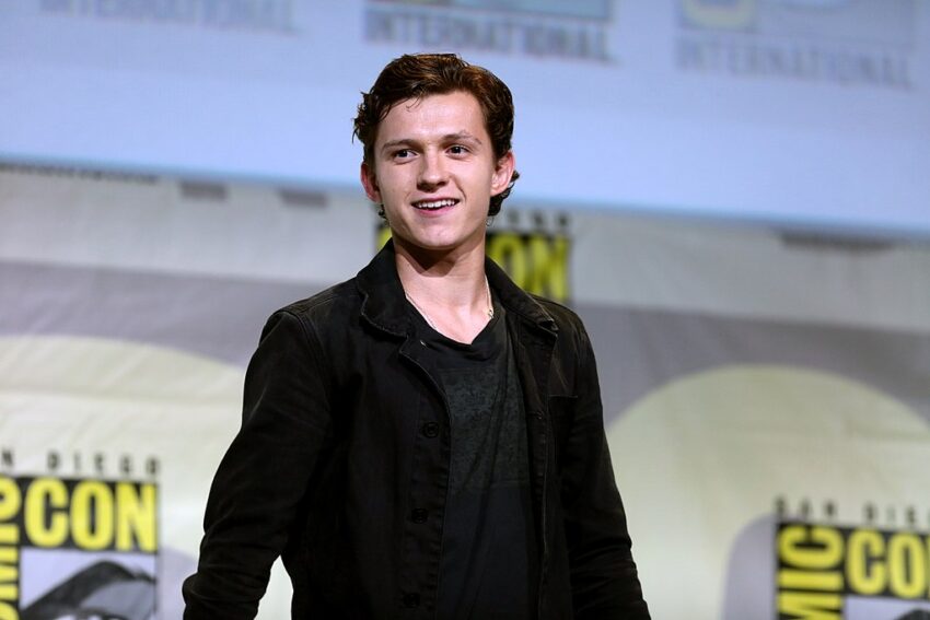 Tom Holland Height, Weight, Measurements, Eye Color, Biography